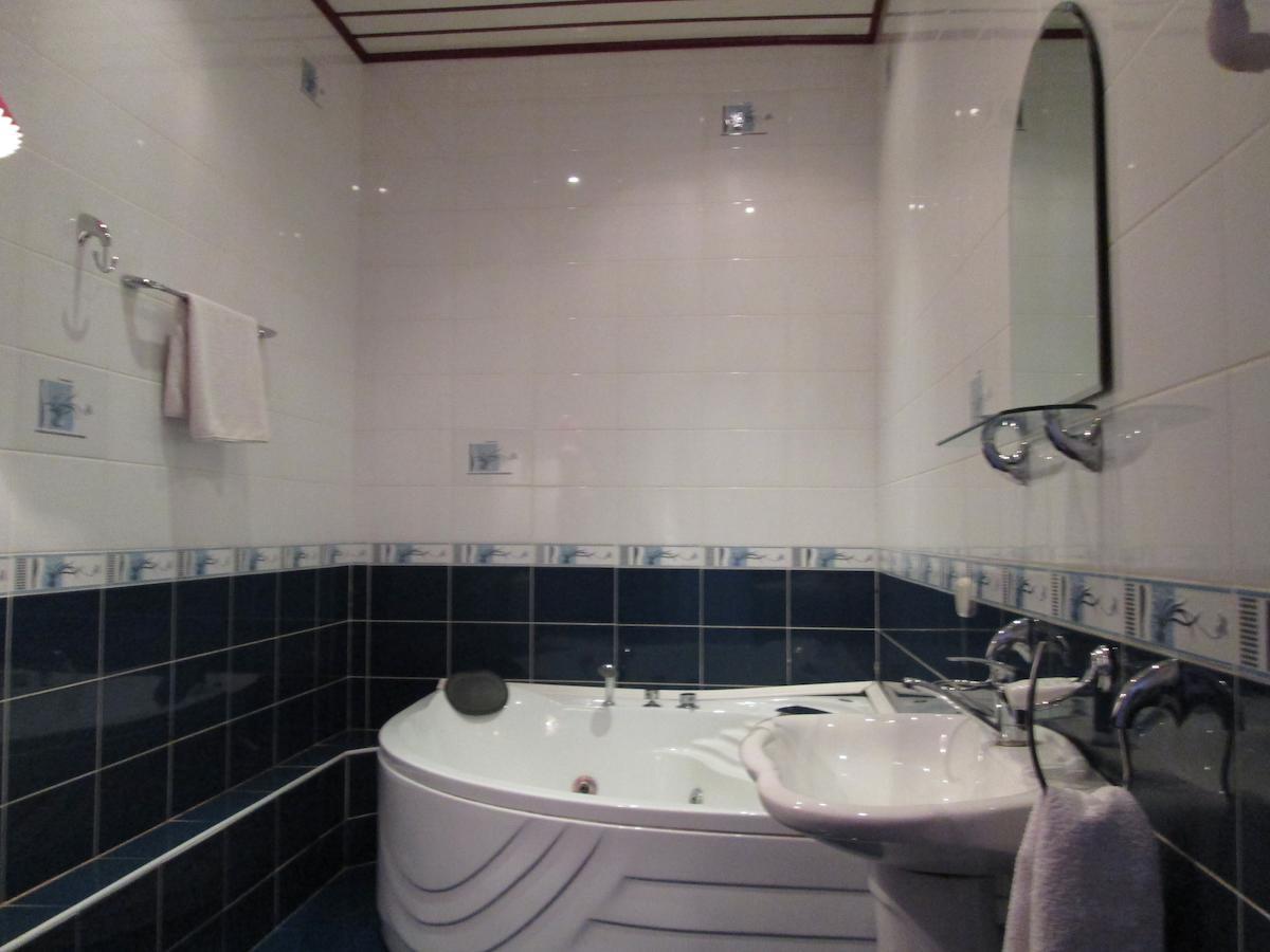 Pekin Hotel Temirtau ภายนอก รูปภาพ
