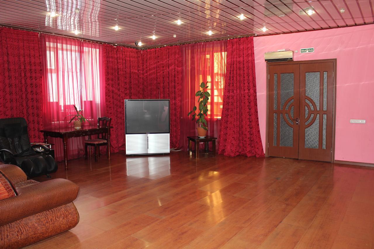 Pekin Hotel Temirtau ภายนอก รูปภาพ
