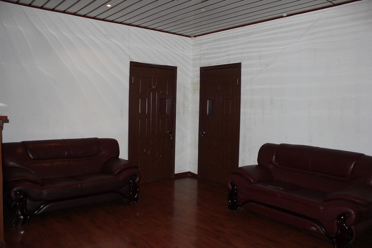 Pekin Hotel Temirtau ภายนอก รูปภาพ