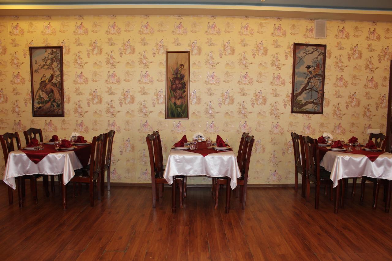 Pekin Hotel Temirtau ภายนอก รูปภาพ