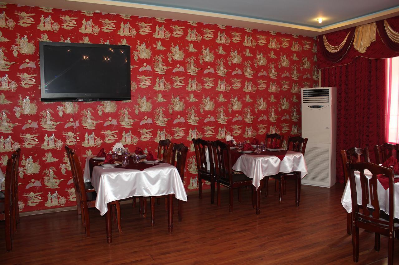 Pekin Hotel Temirtau ภายนอก รูปภาพ